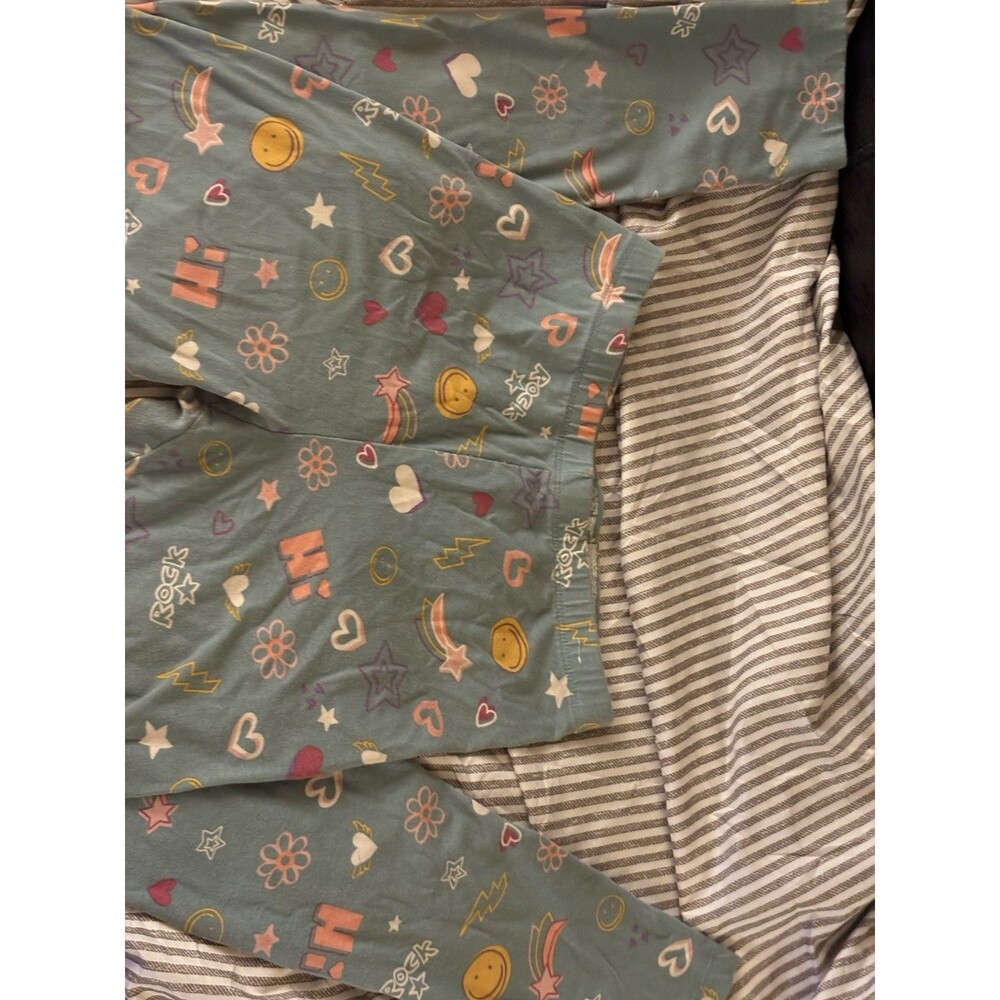 Girls Green & Multicolor Graphic Print Sleepwear Pajamas Hearts Stars